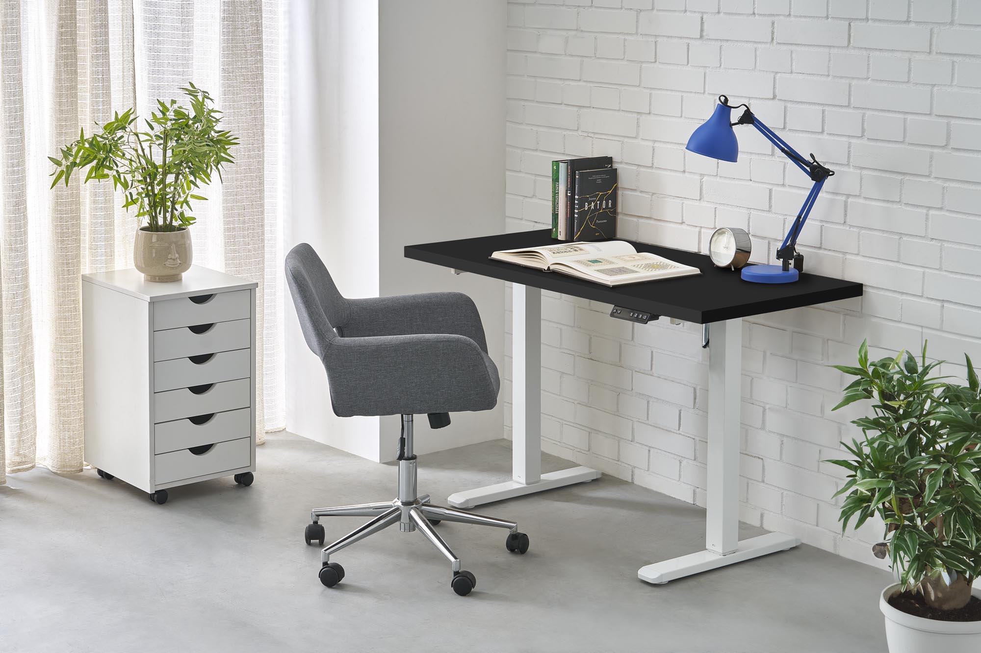 B54 biurko z funkcją regulacji wysokości, blat – czarny, stelaż – biały | Meble DUO 5905248137516 9